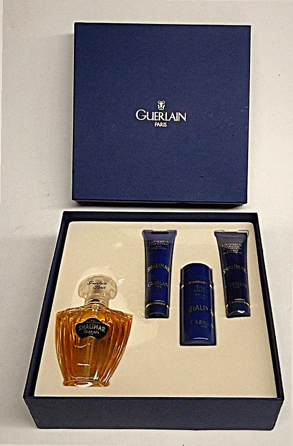 Vtg Shalimar 4pc Gift Set Eau De Cologne Perfume Spray 2.5 oz Guerlain Paris NEW